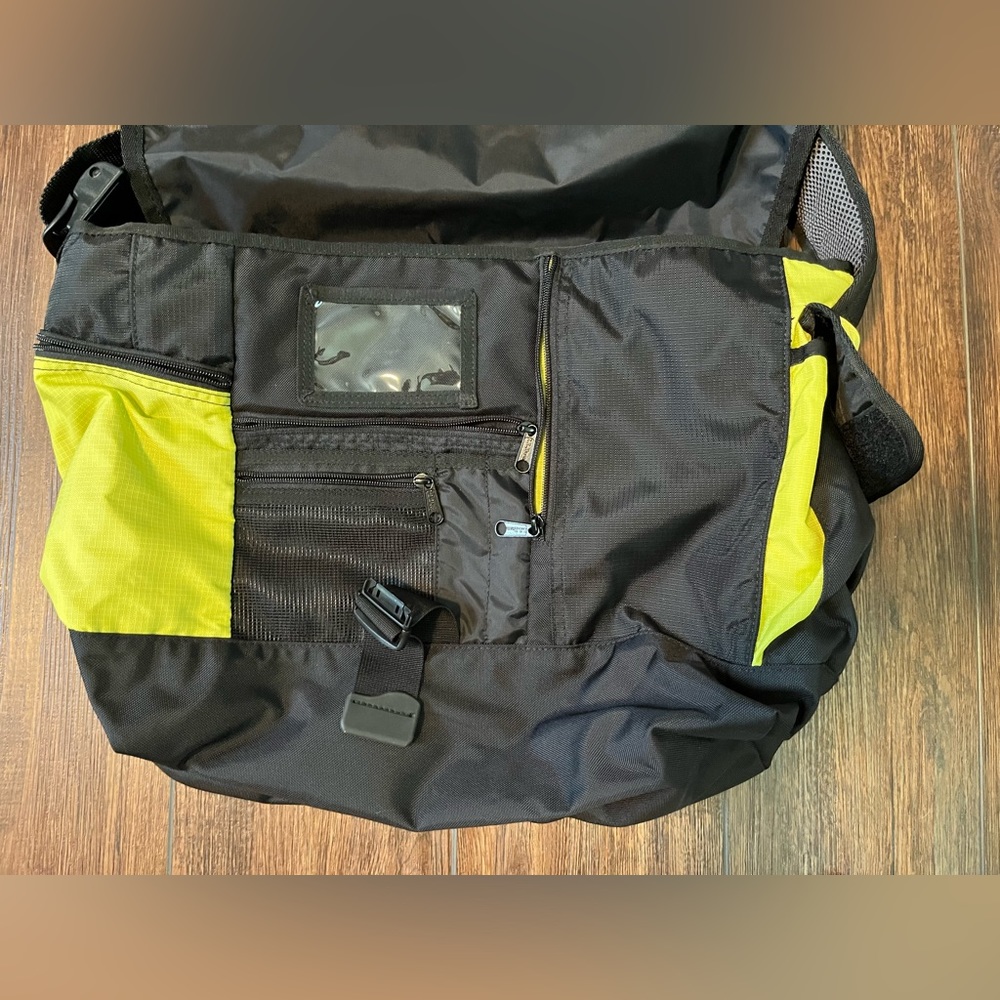 NWOT L.L. Bean messenger bag. Yellow & black. Cushioned strap. Many compartments - Picture 3 of 15